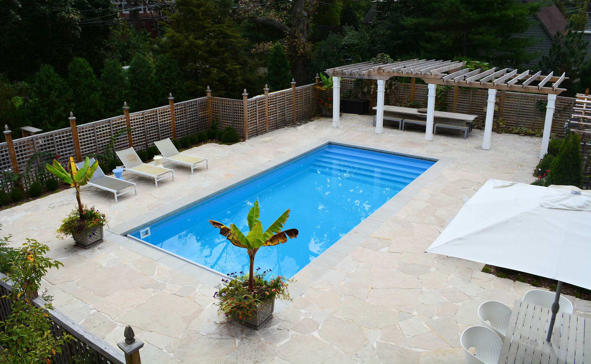 A Simple Pool Design Matches The Clean Lines Of This Backyard Retreat 