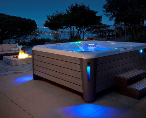 Hot Spring-Highlife-2014-Grandee-NXT-Ice Gray-Monteray Gray-Lifestyle-SpaAlone-01