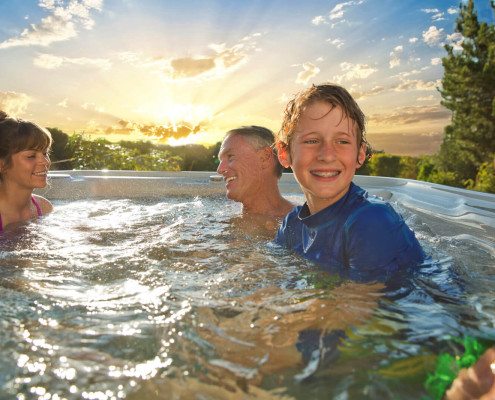 Hot Spring-Highlife-2014-Vanguard-IceGray-Lifestyle-Family-Sunset-01